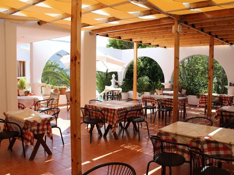 Eristos Beach Hotel Megálon Choríon Екстериор снимка