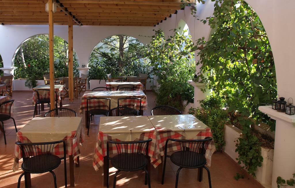 Eristos Beach Hotel Megálon Choríon Екстериор снимка