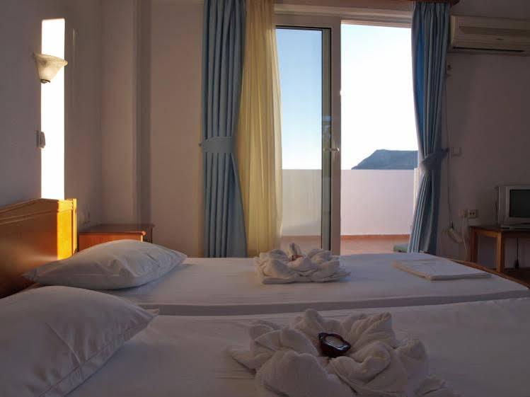 Eristos Beach Hotel Megálon Choríon Екстериор снимка