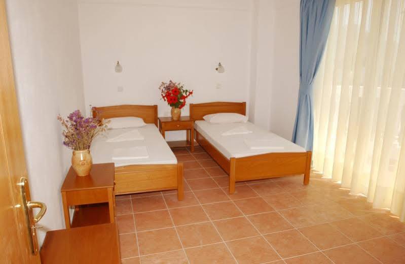 Eristos Beach Hotel Megálon Choríon Екстериор снимка