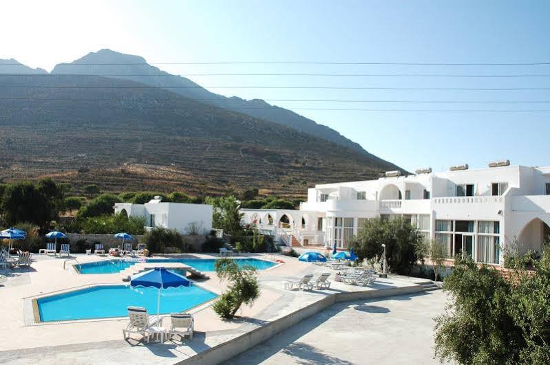 Eristos Beach Hotel Megálon Choríon Екстериор снимка